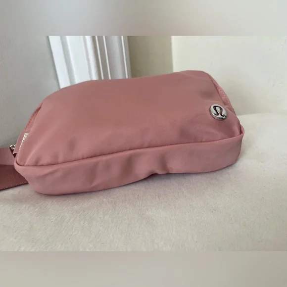 lululemon athletica Dusty Pink Crossbody Belt Bag - Picture 2 of 7